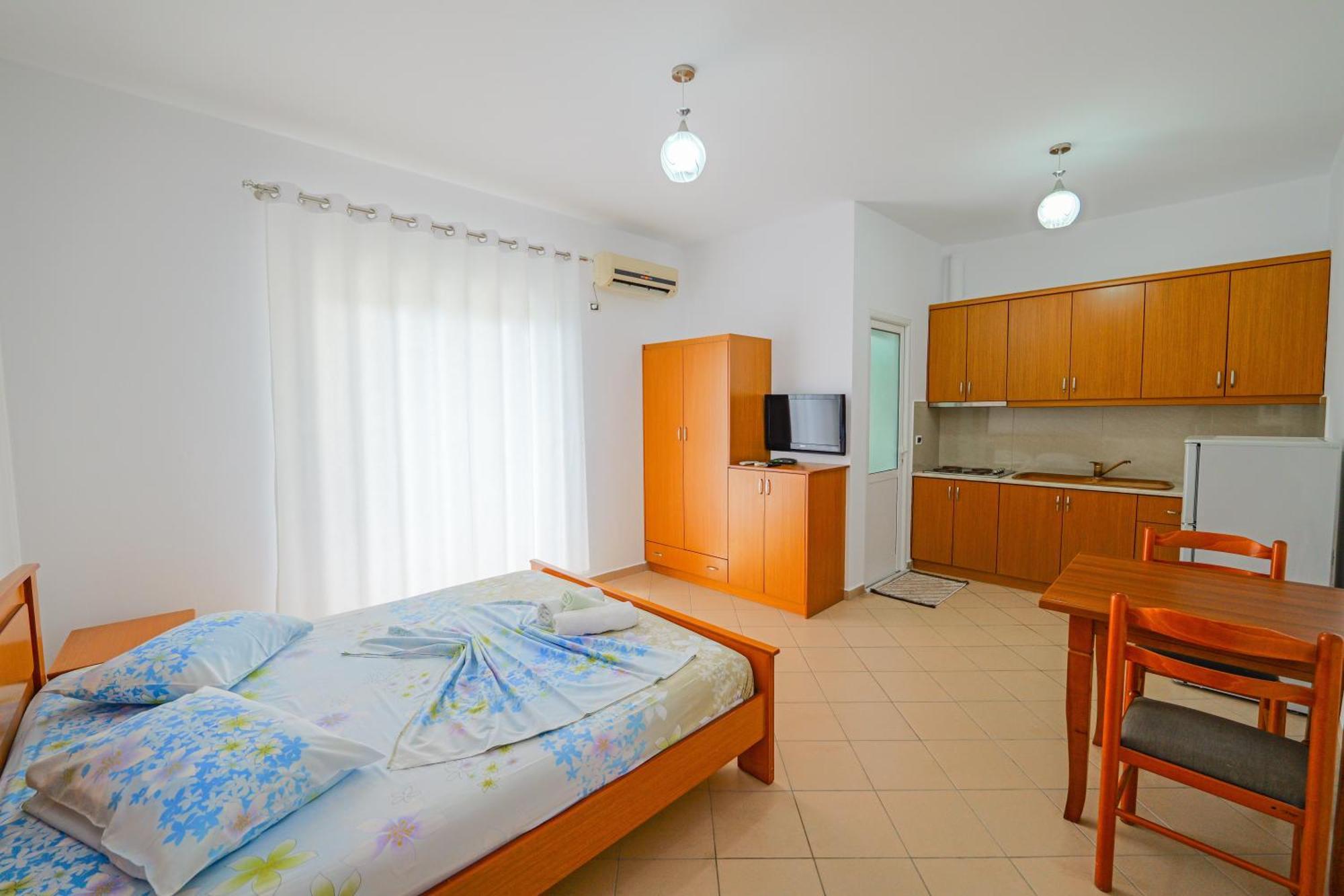 Vila Marina Apartments Саранда Екстер'єр фото
