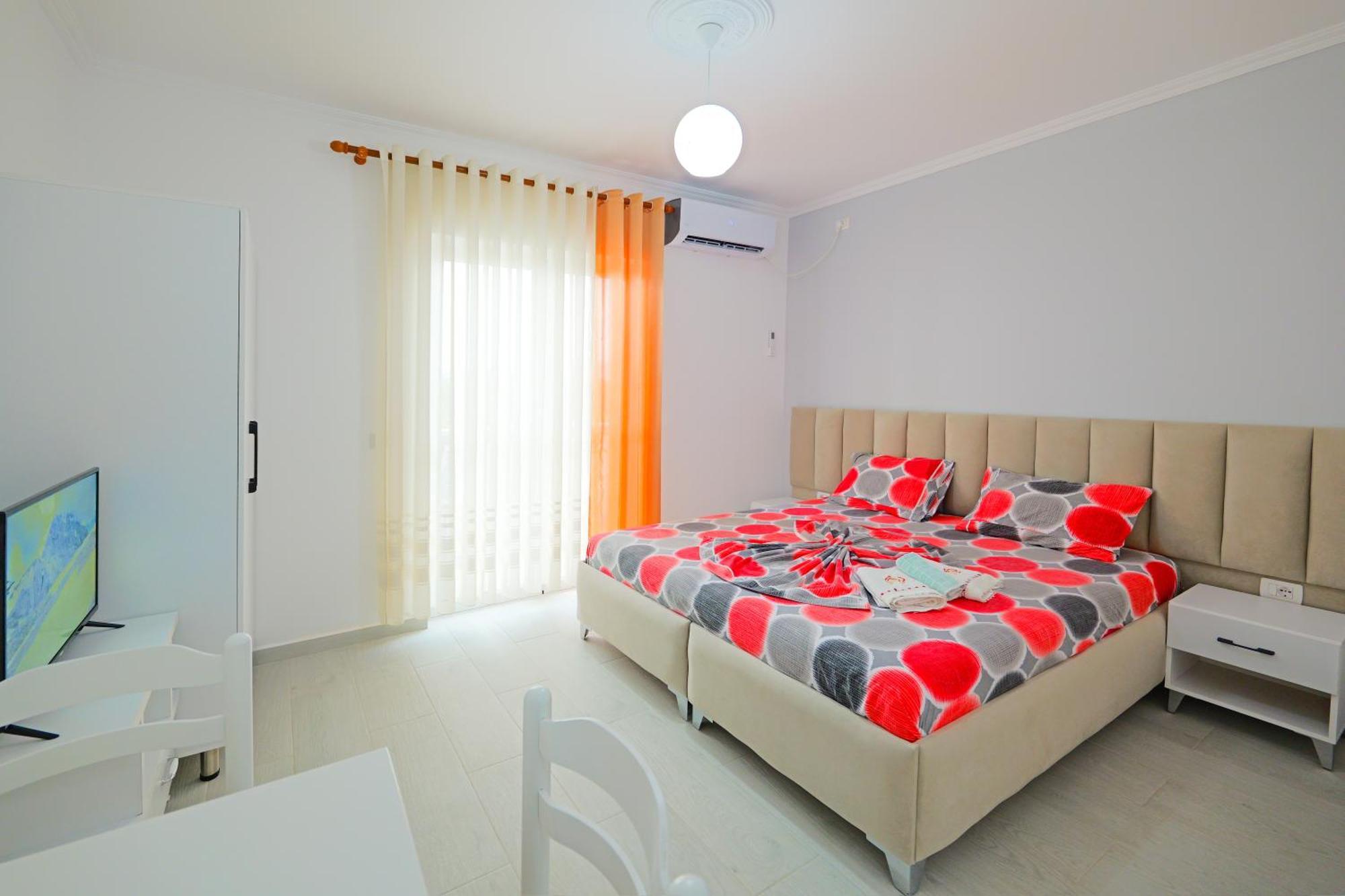 Vila Marina Apartments Саранда Екстер'єр фото