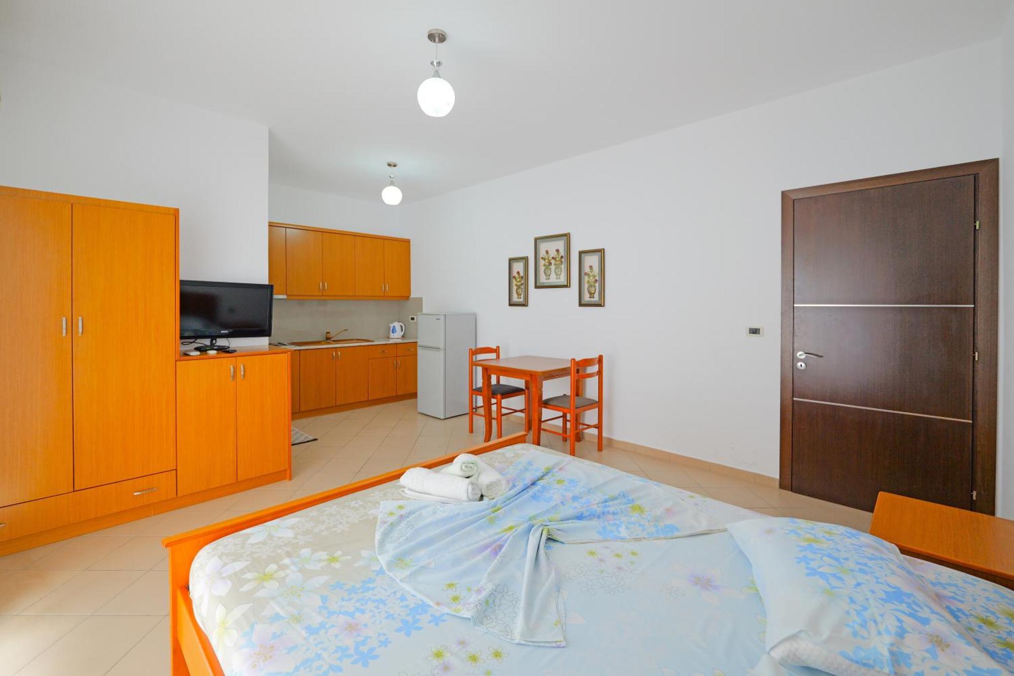 Vila Marina Apartments Саранда Екстер'єр фото
