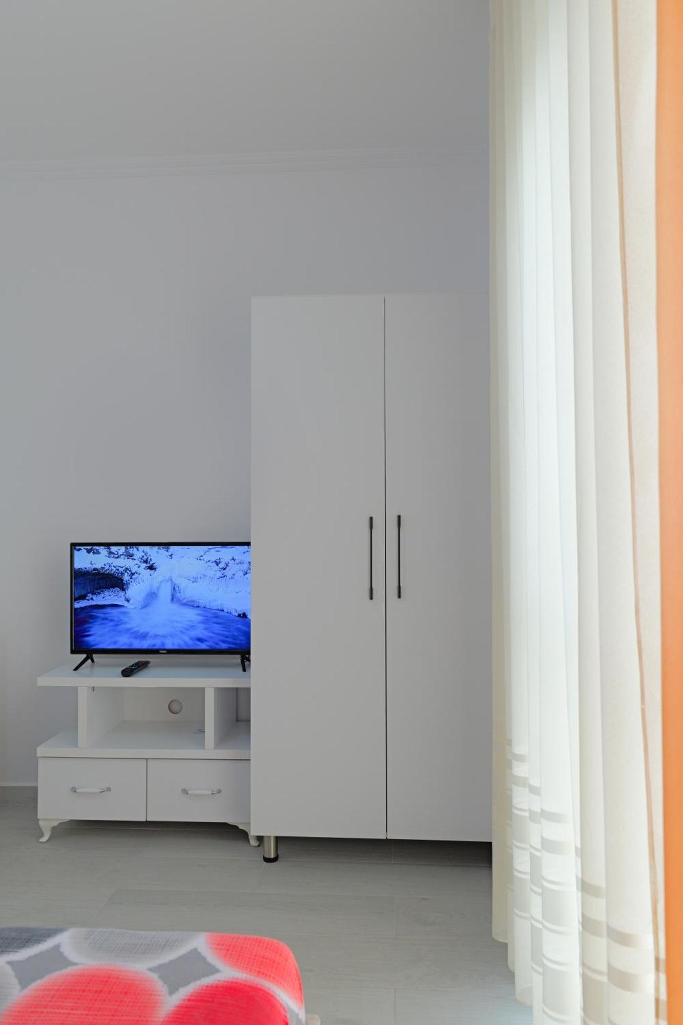 Vila Marina Apartments Саранда Екстер'єр фото